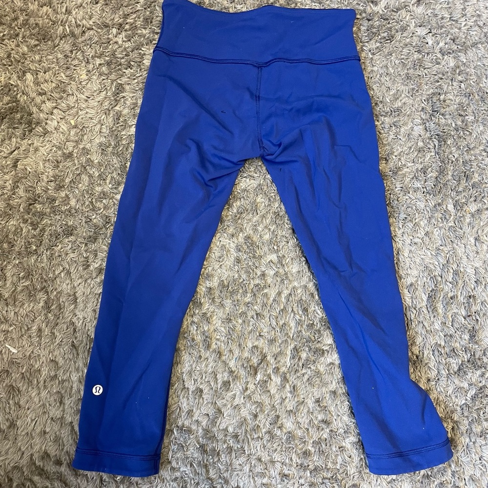 Lululemon reversible crop leggings size 4